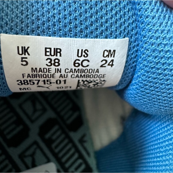 NWOT Puma Sneakers Orange/Red sz 6 kids - Picture 3 of 4